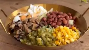 طرز تهیه سالاد مناسب بعد از تمرین ورزشکاران / فیلم