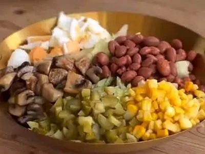 طرز تهیه سالاد مناسب بعد از تمرین ورزشکاران / فیلم