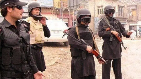 راز وحشتناک یک دخمه در مرز ایران و پاکستان! /9 گروگان در آن زندانی بودند!