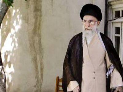 مات و مبهوت شدن بعد دیدن سادگی خانه رهبری انقلاب در اینفیلم / از درب ورودی  قدیمی  تا دیوارهای سیمانی نم گرفته حیاط خانه اش + عکس ها