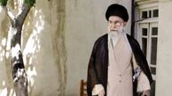 مات و مبهوت شدن بعد دیدن سادگی خانه رهبری انقلاب در این فیلم / از درب ورودی  قدیمی  تا دیوارهای سیمانی نم گرفته حیاط خانه اش + عکس ها