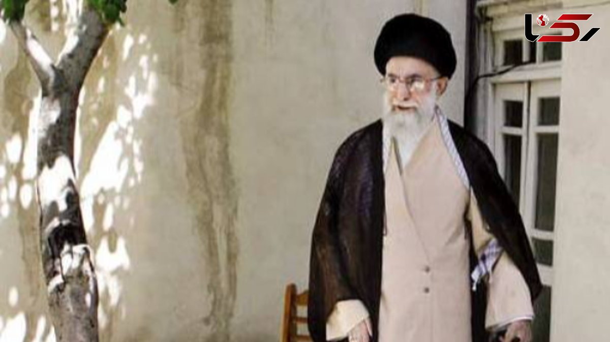 مات و مبهوت شدن بعد دیدن سادگی خانه رهبری انقلاب در اینفیلم / از درب ورودی قدیمی تا دیوارهای سیمانی نم گرفته حیاط خانه اش + عکس ها