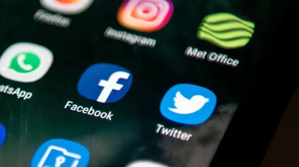 دسترسی کودکان زیر ۱۶ سال به رسانه‌های اجتماعی ممنوع می‌شود