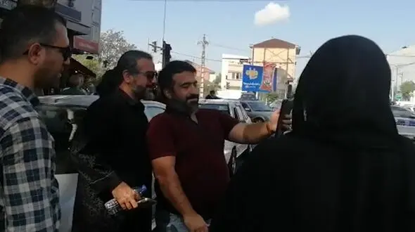 برخورد مردمی پرواز همای با طرفدارانش در مراسم خاکسپاری هوشنگ ابتهاج + فیلم
