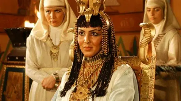 لیلا بلوکات با تیپ اسپرت و نارنجی، مجازی را ترکاند!