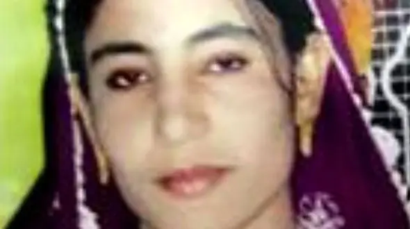  سنگسار زن 24 ساله  /  مجازات ناموسی توسط شوهر و برادران + عکس / پاکستان