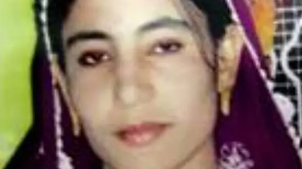  سنگسار زن 24 ساله  /  مجازات ناموسی توسط شوهر و برادران + عکس / پاکستان