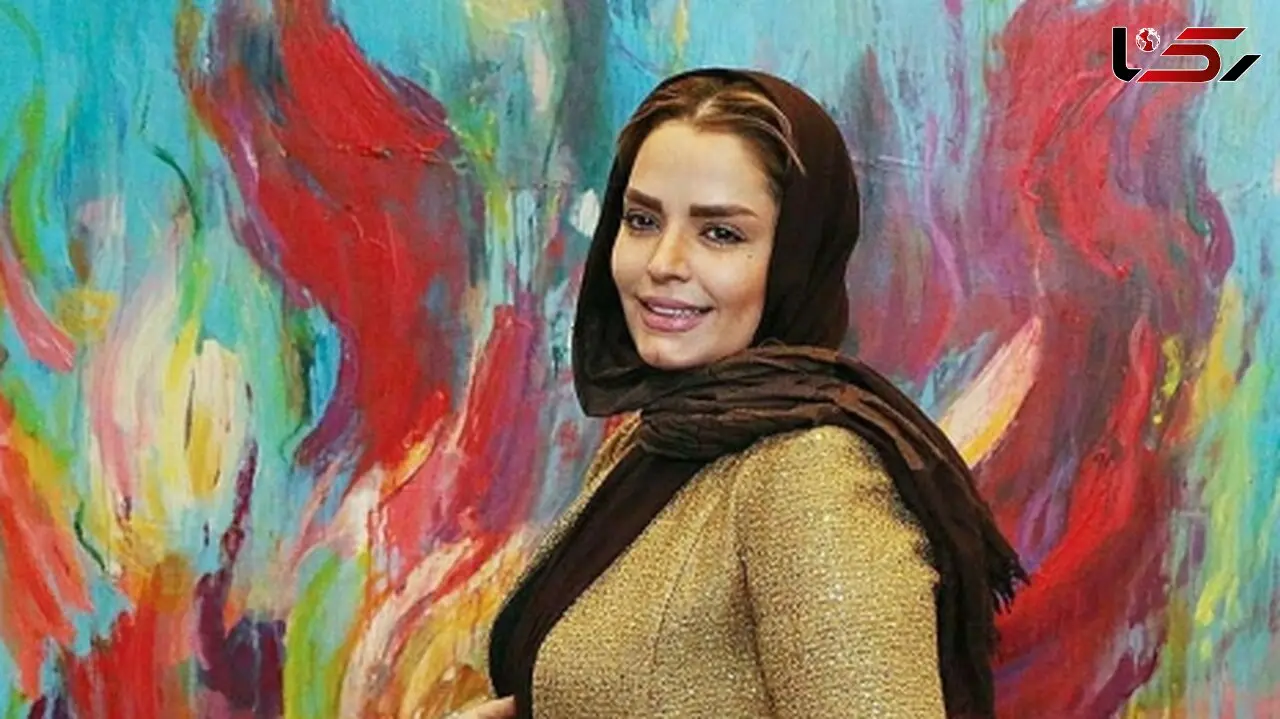 تیپ سنتی و همه پسند سپیده خداوردی/ ترکیب مانتوی مشکی و جلیقه‌ی خوشرنگش چه کرده؟!