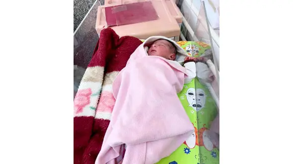 هدیه مترو به نوزادی که در ایستگاه دروازه دولت به دنیا آمد + تصاویر