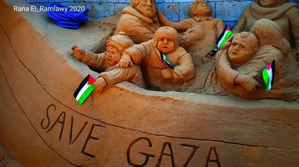 دختر فلسطینی با شن‌های بادی حرف‌هایش را به گوش مردم جهان می‌فرستد! + تصاویر