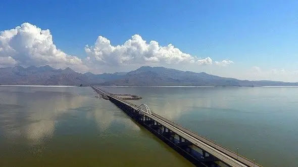 در 40 سال اخیر،دریاچه ارومیه 90 درصد کوچک شد/ برای احیا؛ برنامه سنجیده نیاز است وگرنه دریاچه فصلی خواهد ماند