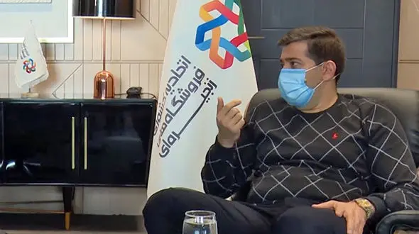 گشت بازدید اصحاب رسانه از فروشگاه های زنجیره ای  / گرانفروشی بیداد می کند