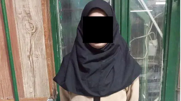آخرین دفاع دختر چاقو کش که پدر همکلاسی اش را کشت / خانواده مقتول درخواست قصاص کردند