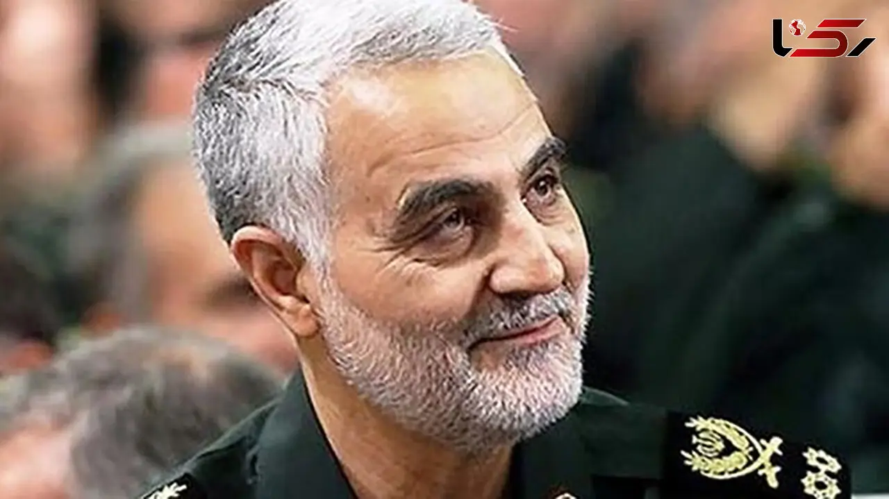 عکس  سفر در زمان / «سردار سلیمانی» در حال دریافت «بالاترین نشان نظامی ایران» از رهبری انقلاب