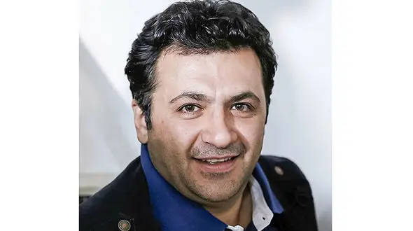 عکس های زن زیبا و بچه های بانمک خدابیامرز شهرام عبدلی + بیوگرافی و علت فوت آقای بازیگر