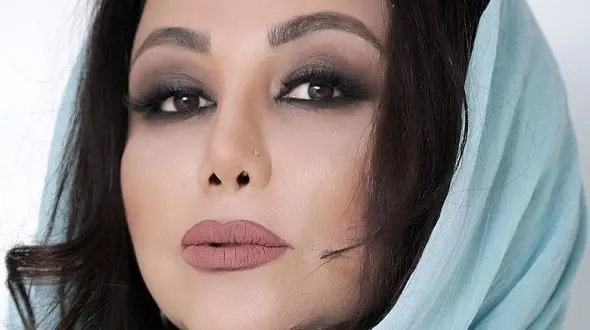 نگاهی به مدل پیراهن مجلسی بهنوش بختیاری که در جشنواره فجر به تن کرده بود