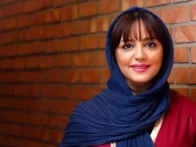 ژست هنری لیلا برخورداری زیر زیباترین آبشار، فقط ویو طبیعت عالیه حرف نداره