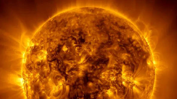 ببینید / عکس های نزدیک و شفاف از خورشید 