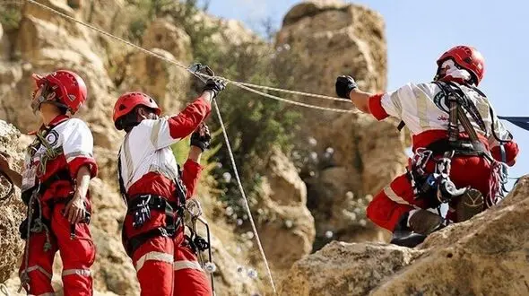 ۲ کوهنورد زن از مرگ در قله دماوند نجات پیدا کردند 