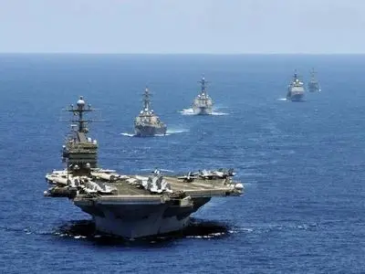 ناو امریکایی پیشانی سفید/  چرا ناو هواپیمابر آبراهام لینکلن شکست‌ناپذیر نیست؟ / صفر تا صد  ناو آبراهام لینکلن را بدانید؟ 