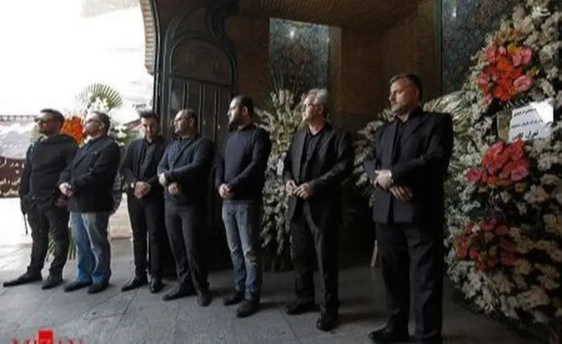 مراسم ختم پدر اکبر عبدی