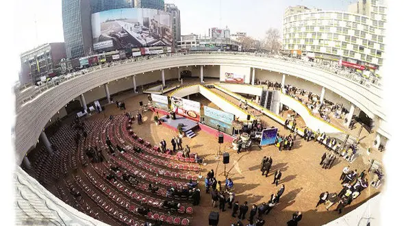 چوب حراج به میدان های پایتخت / تخلفات آشگار در ساخت میدان ولیعصر