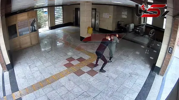 فیلم زورگیری وحشیانه از زن جوان در مترو محلاتی / فیلم سرقت در دست پلیس!