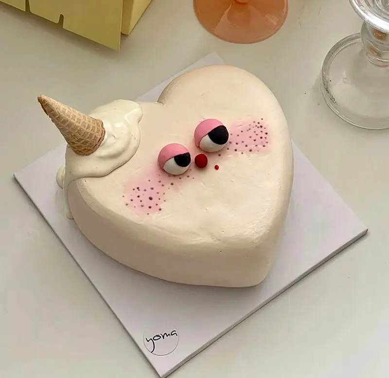 کیک تولد ساده و شیک