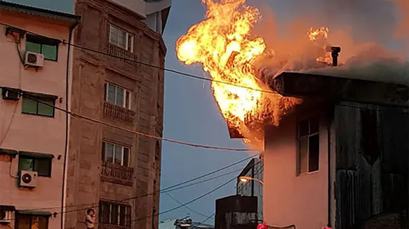آتش سوزی وحشتناک در یک قدمی پمپ بنزین شهر مریوان 