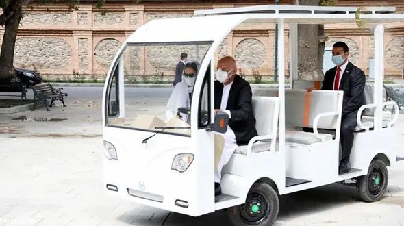 رانندگی رئیس جمهور افغانستان  با خودروی ساخت افغانستان + عکس