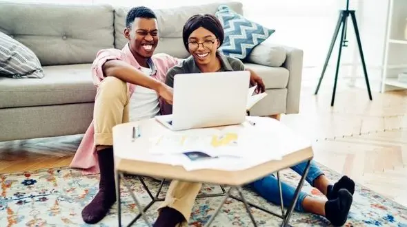 آغاز دید و بازدید های آنلاین با شروع سال نو /  به همدیگر کرونا عیدی ندهیم !