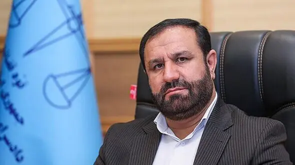 برخورد قانونی قاطع با باندهاى فساد، قاچاق و تولید پوشاک مروج فرهنگ غربى