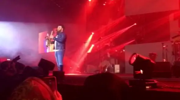 نخستین کنسرت موسیقی گروه ماکان بند در برج میلاد +فیلم