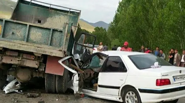 مخوف ترین عکس از یک تصادف در جاده خوی / 2 نفر له شدند