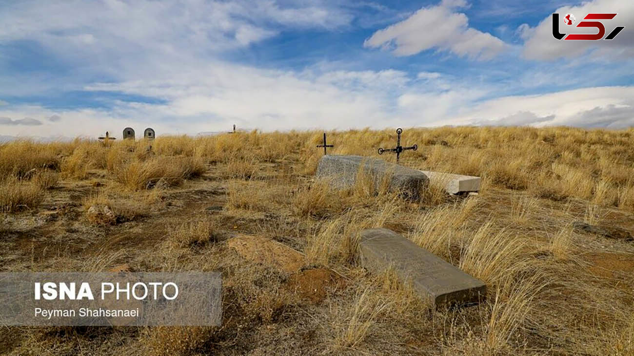 ببینید / عکس های جالب از قبرستان روستای ارمنی نشین در اصفهان