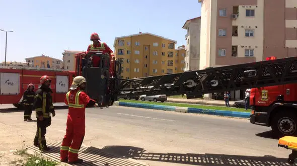 نجات کارگر جوان در مسکن مهر رشت + فیلم 