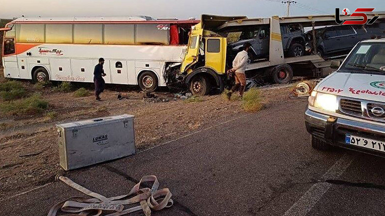 25 کشته و زخمی در تصادف زنجیره ای تریلی ، پژو 207 و اتوبوس در جاده زرین شهر