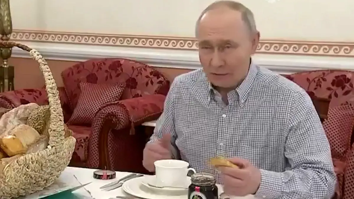 فیلم هدیه جالب یک فروشگاه به رئیس جمهور روسیه