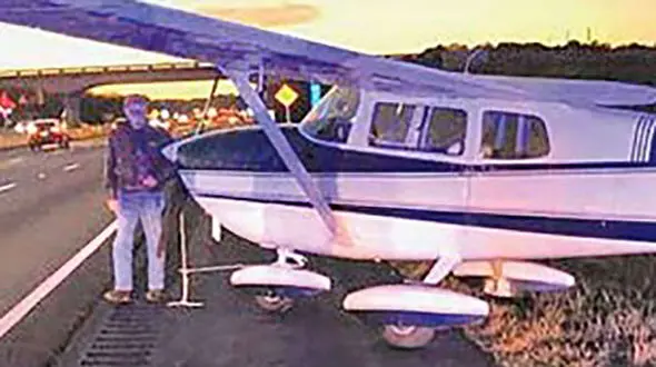 خلبان برای رفتن به دستشویی فرود اضطراری کرد+ عکس