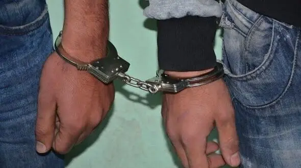 دستگیری ۲ سوداگر مرگ و کشف بیش از 33 کیلو گرم مواد مخدر در خرم آباد