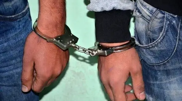 دستگیری ۲ سوداگر مرگ و کشف بیش از 33 کیلو گرم مواد مخدر در خرم آباد