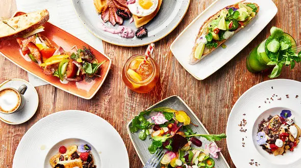 تاثیر رنگ ها روی اشتها/رنگ آبی مانع پرخوری می شود!