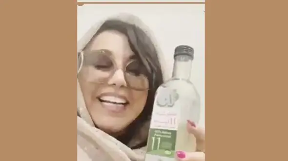 اقدام عجیب بهنوش بختیاری درباره تبلیغ شربت درمان کرونا + فیلم