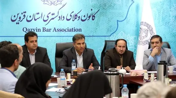 به بهانه شکست انحصار ، استقلال کانون وکلا را گرفته اند