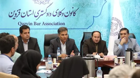به بهانه شکست انحصار ، استقلال کانون وکلا را گرفته اند