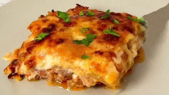 خوراک مرغ و سیب زمینی پنیری