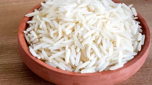 ببینید / یک ترفند عالی برای تشخیص سریع برنج اصل از برنج تقلبی + فیلم