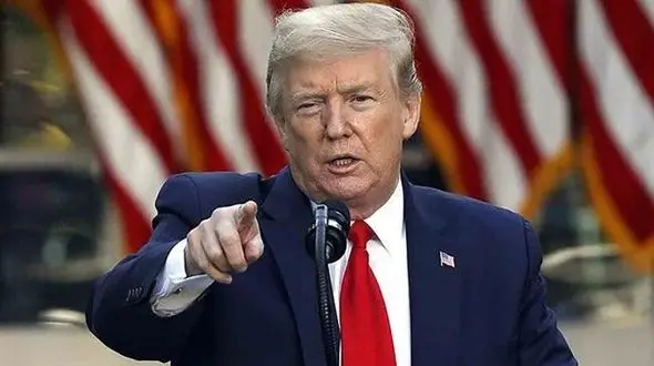 دروغ‌های ترامپ را روی دیوار ببینید! + فیلم