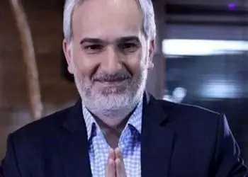 فیلم آواز معروفا /  پایکوبی خز و خیل بیژن بنفشه خواه و پژمان جمشیدی تو مهمونی تم دهه شصتی! 