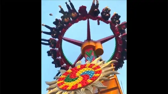 ببینید / اتفاقی ترسناک و دلهره آور در شهربازی در چین / معلق ماندن در فاصله چند صد متری + فیلم وحشتناک